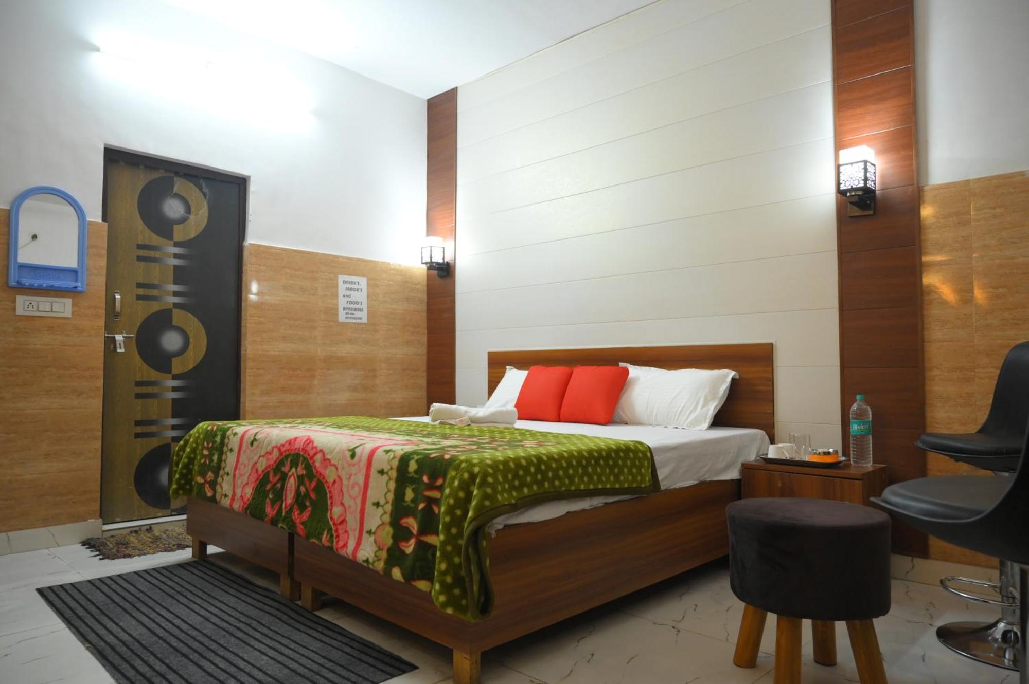 Hotel Starlight Meerut Zewnętrze zdjęcie