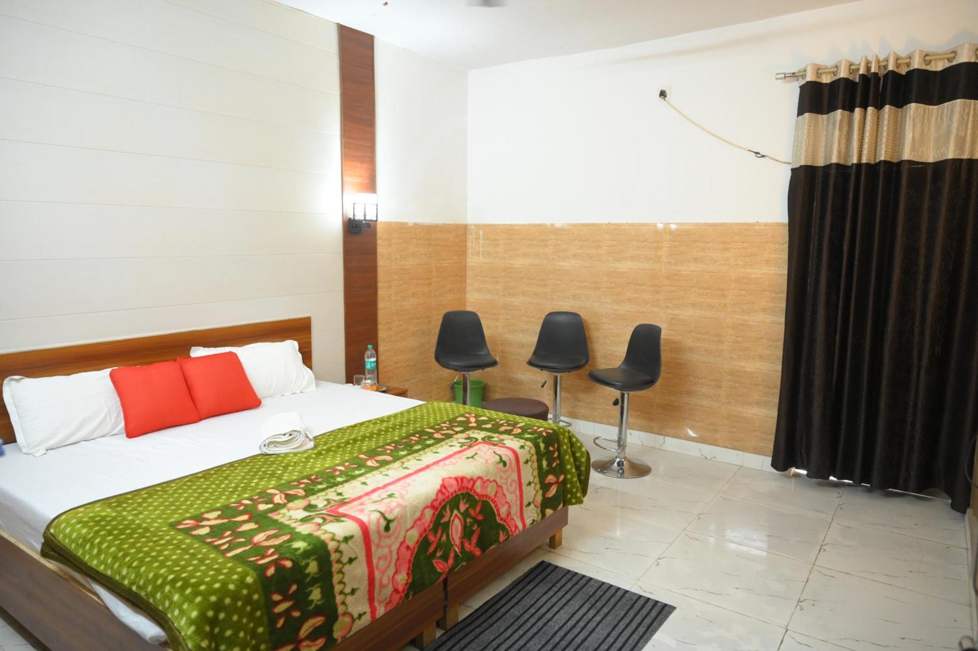 Hotel Starlight Meerut Zewnętrze zdjęcie