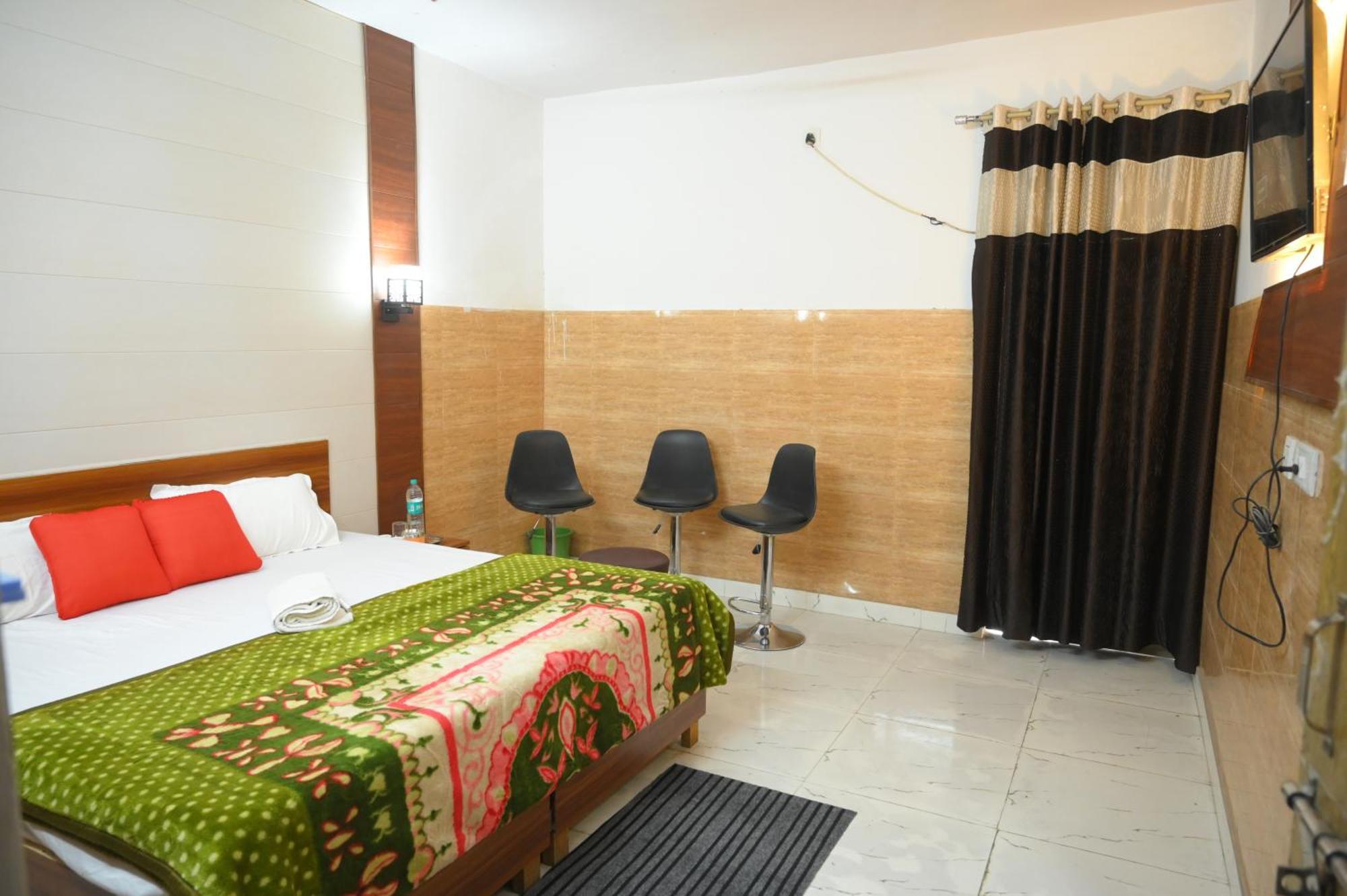 Hotel Starlight Meerut Zewnętrze zdjęcie